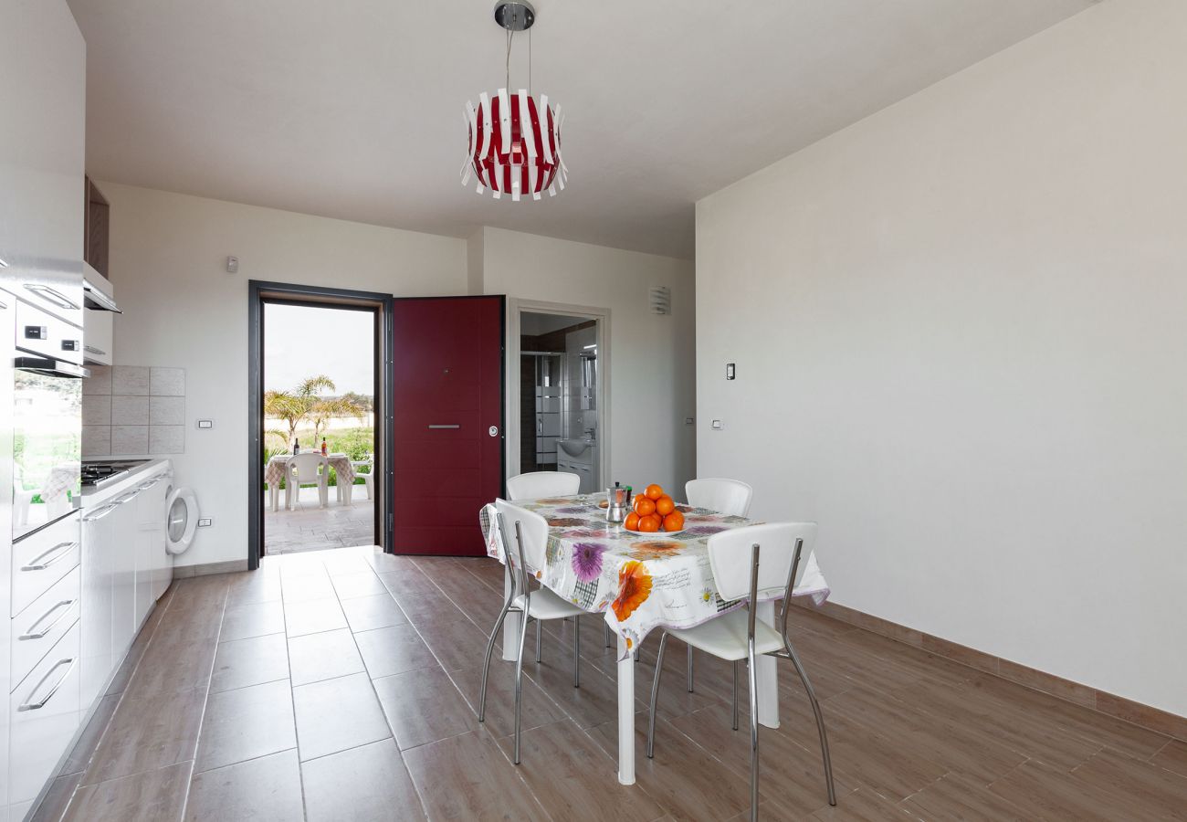 Ferienwohnung in San Pietro in Bevagna - Apartment mit Garten am Meer in Strandnähe der ionischen Küste von San Pietro in Bevagna v271