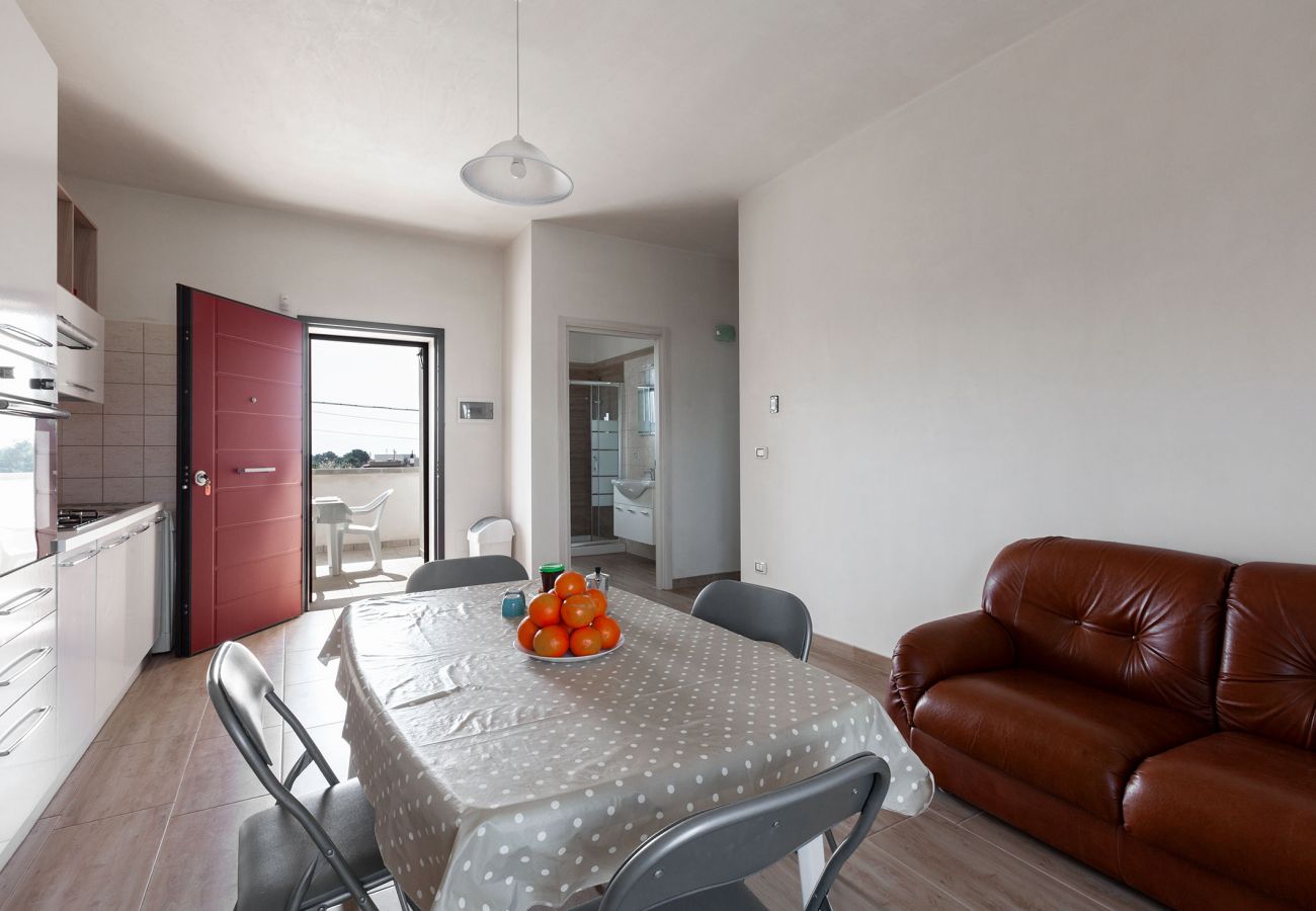 Ferienwohnung in San Pietro in Bevagna - Wohnung mit Meerblick in der Nähe des Sandstrandes am Ionischen Meer v273