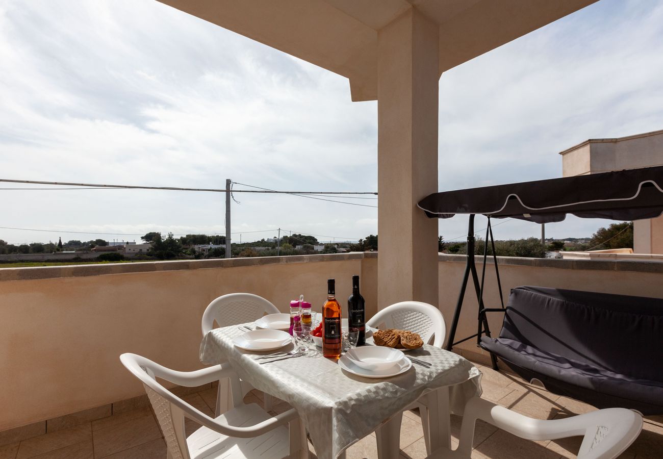 Ferienwohnung in San Pietro in Bevagna - Apartment mit Meerblick, in Strandnähe des ionischen Meers, zu Fuß erreichbar v274