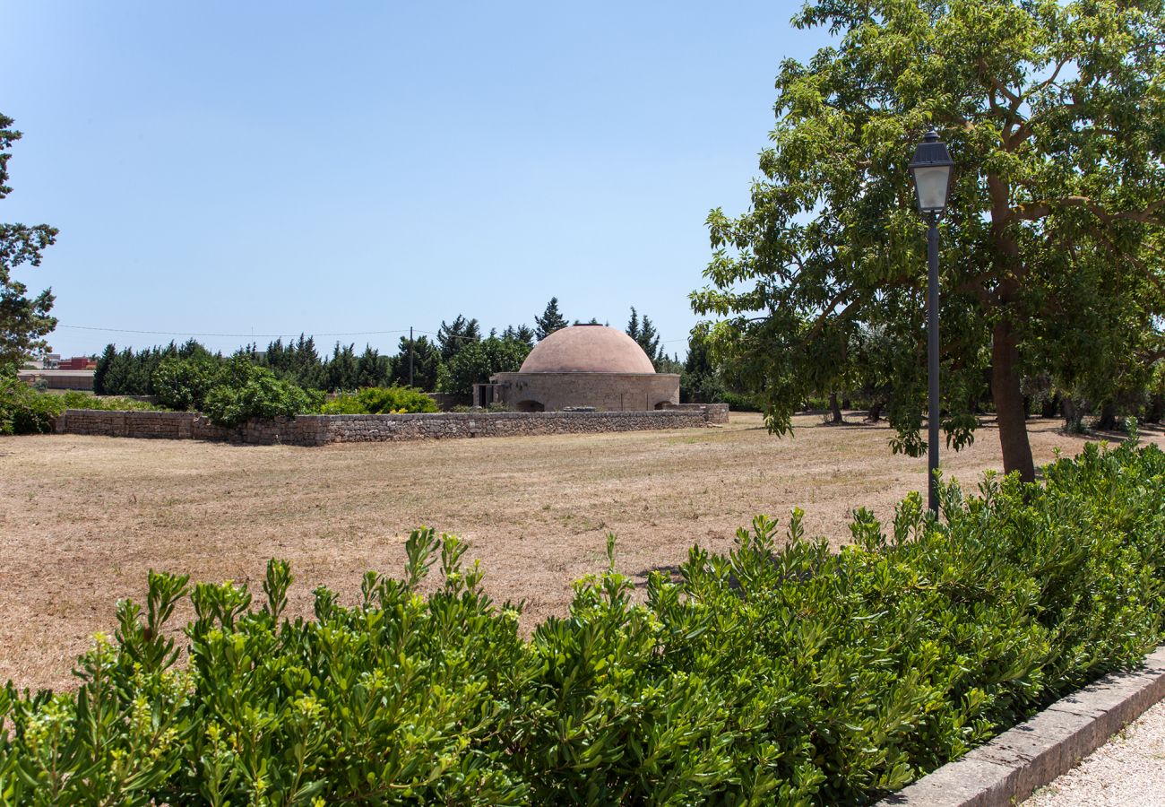 Villa in Galatina - Villa aus dem 19. Jahrhundert mit Pool und Garten v800