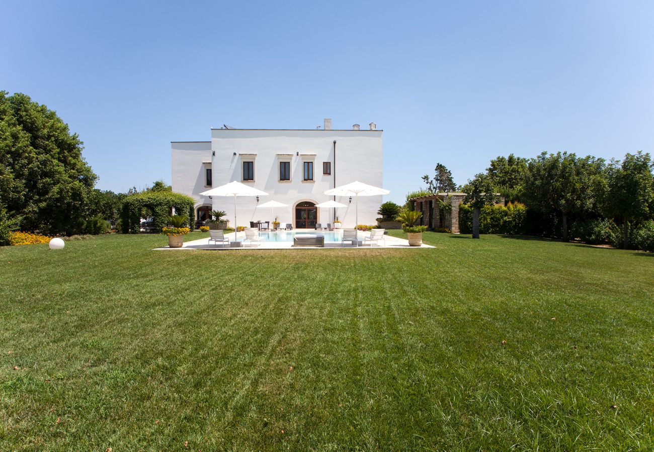 Villa in Galatina - Villa aus dem 19. Jahrhundert mit Pool und Garten v800