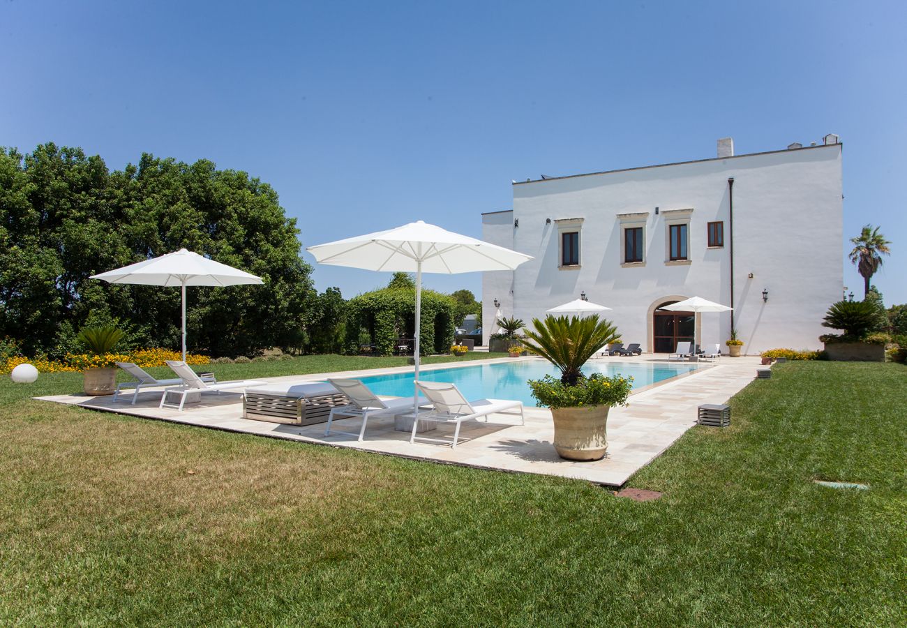 Villa in Galatina - Villa aus dem 19. Jahrhundert mit Pool und Garten v800