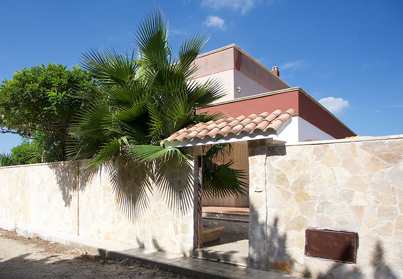 Haus in Spiaggiabella - Große Villa am Strand von Spiaggiabella, v710