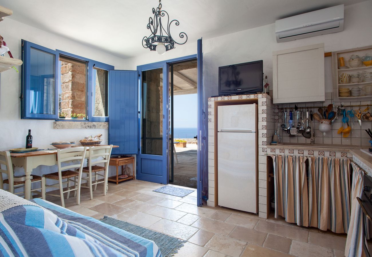 Villa in Morciano di Leuca - Villa mit Meerblick Pool in Strandnähe v500
