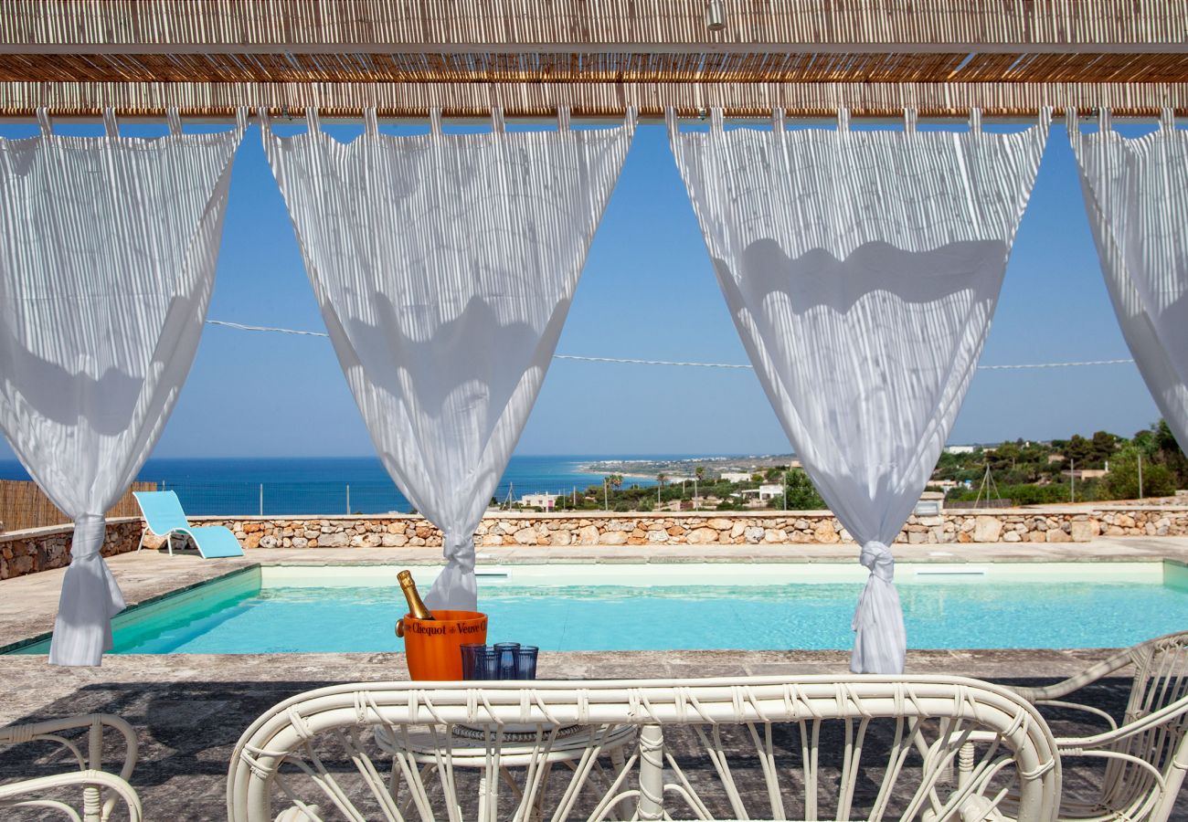 Villa in Morciano di Leuca - Villa mit Meerblick Pool in Strandnähe v500
