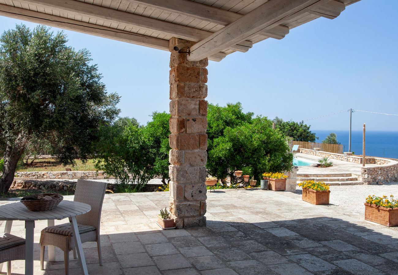 Villa in Morciano di Leuca - Villa mit Meerblick Pool in Strandnähe v500
