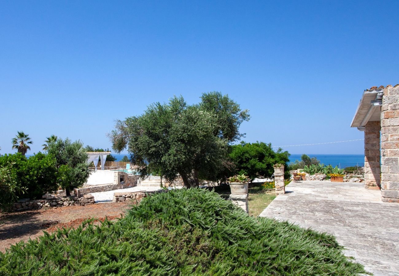Villa in Morciano di Leuca - Villa mit Meerblick Pool in Strandnähe v500
