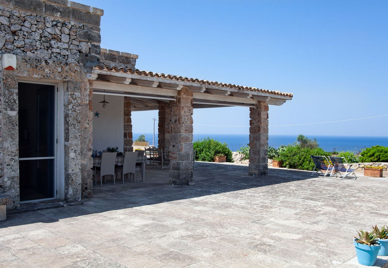 Villa in Morciano di Leuca - Villa mit Meerblick Pool in Strandnähe v500