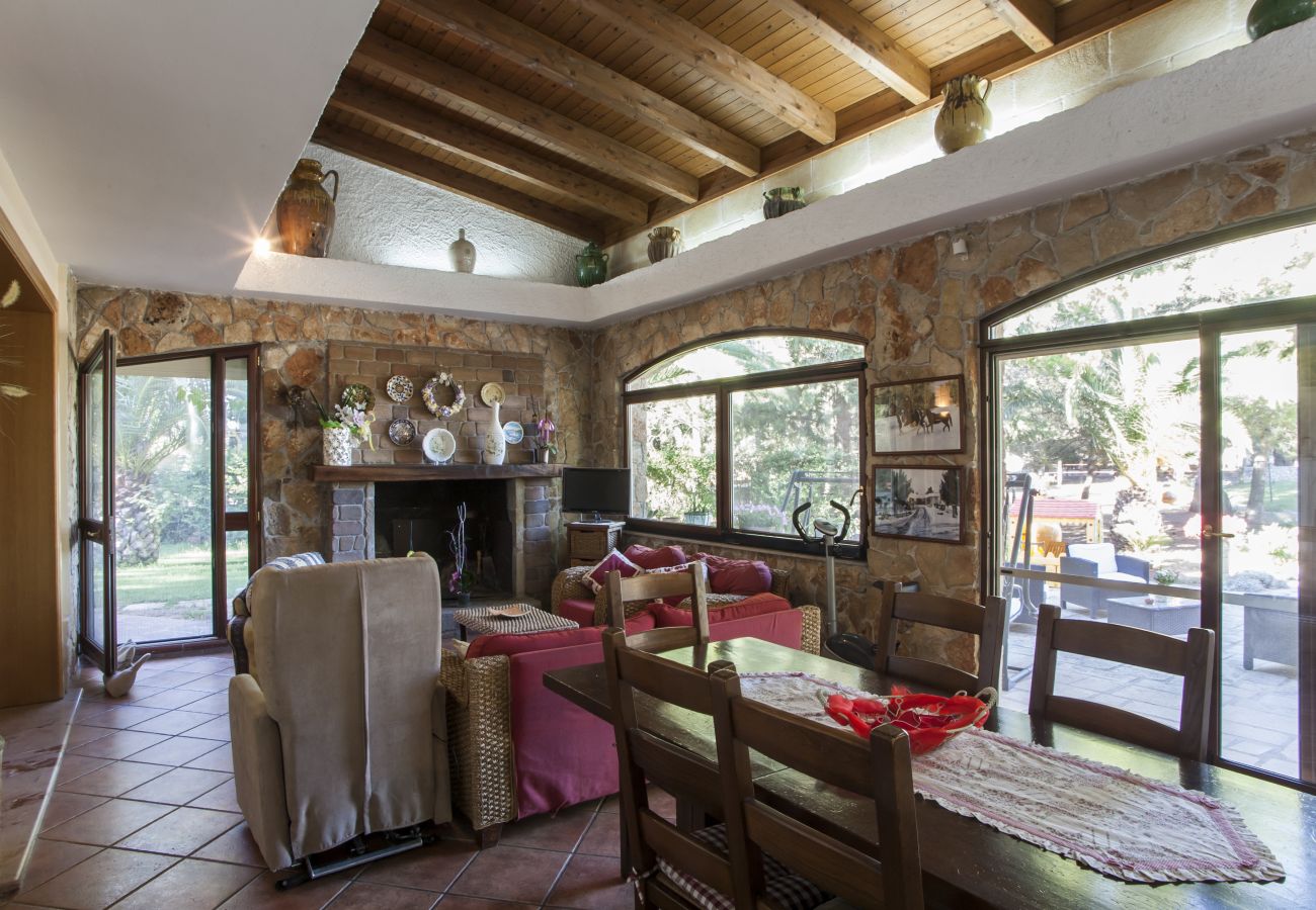 Villa in Tuglie - Villa mit privatem Pool und Garten in der Gegend von Gallipoli (v140)