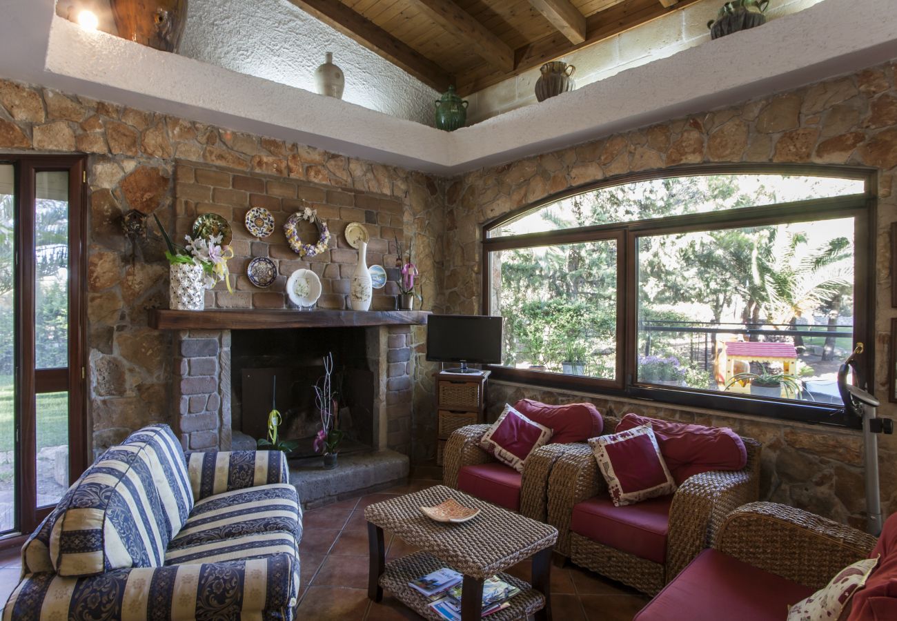 Villa in Tuglie - Villa mit privatem Pool und Garten in der Gegend von Gallipoli (v140)