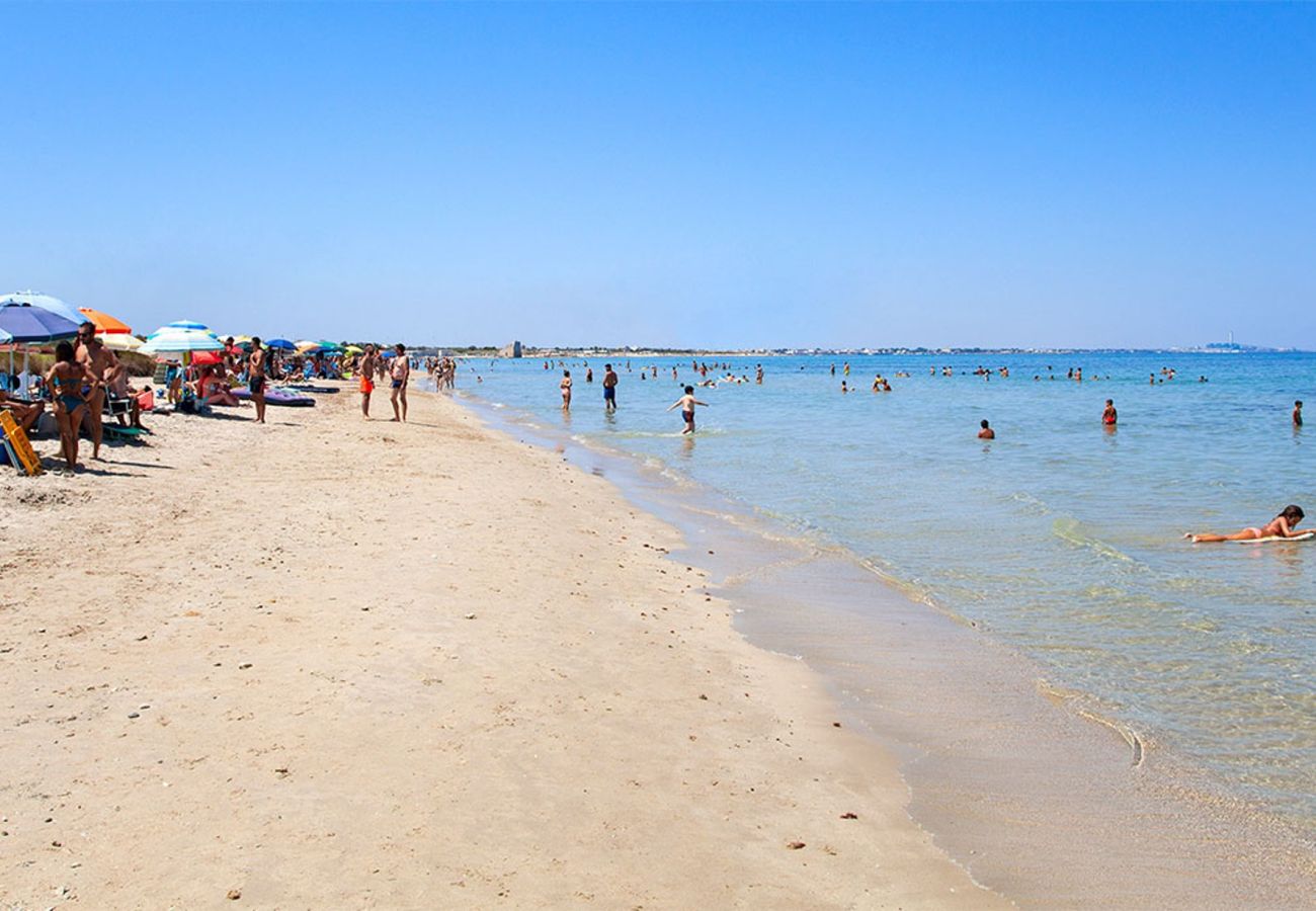 Villa in Spiaggiabella - Villa Spiaggiabella via Itaca, alles konform v705