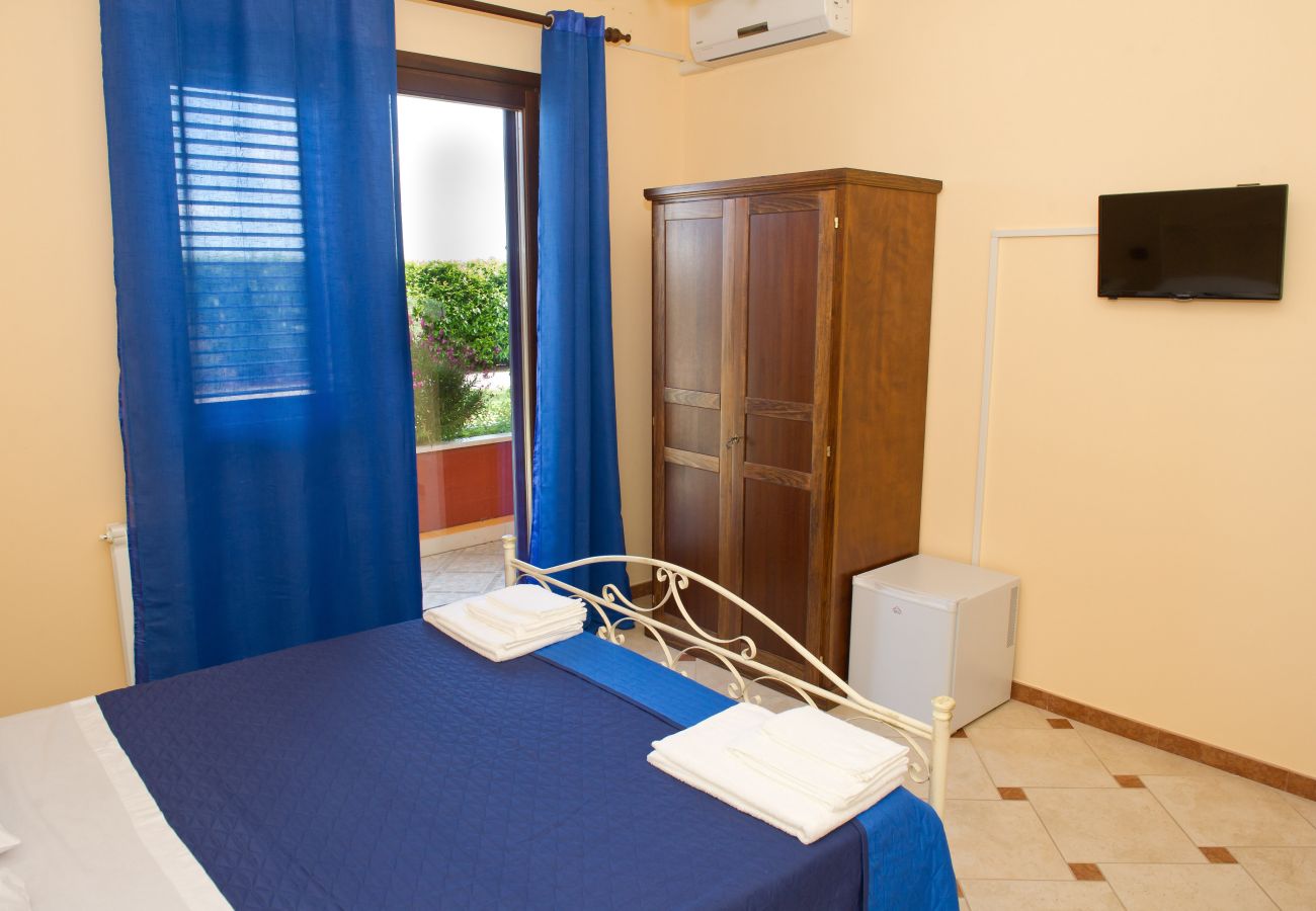 Villa in Sogliano Cavour - Villa zu verkaufen mit Schwimmbad und großem Garten und Photovoltaikanlage v799
