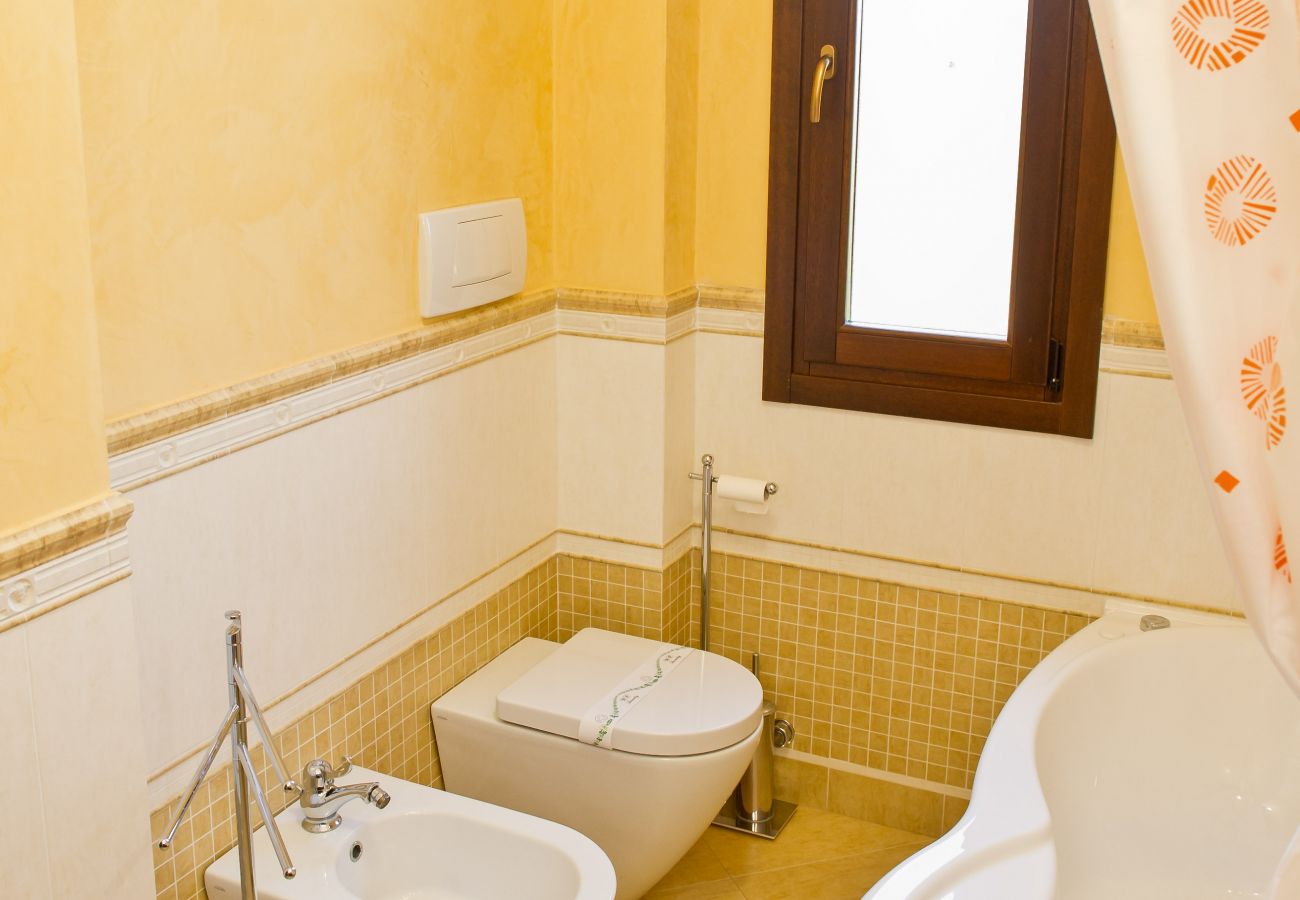Villa in Sogliano Cavour - Villa zu verkaufen mit Schwimmbad und großem Garten und Photovoltaikanlage v799