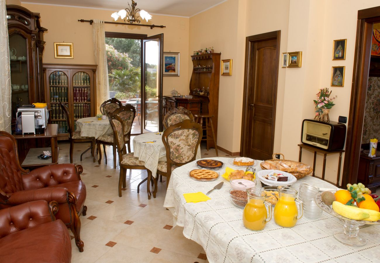 Villa in Sogliano Cavour - Villa zu verkaufen mit Schwimmbad und großem Garten und Photovoltaikanlage v799