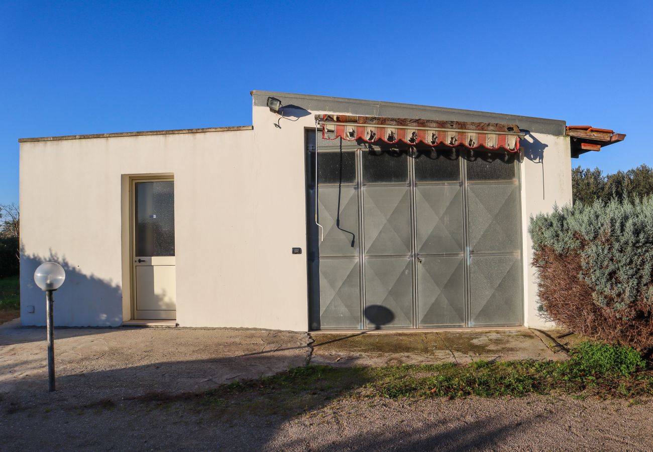 Villa in Sogliano Cavour - Villa zu verkaufen mit Schwimmbad und großem Garten und Photovoltaikanlage v799