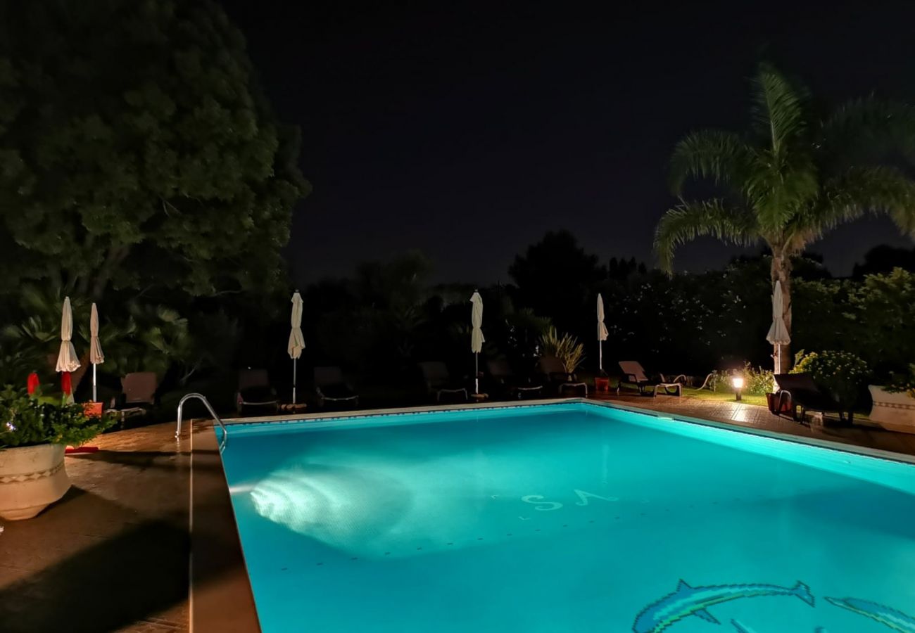 Villa in Sogliano Cavour - Villa zu verkaufen mit Schwimmbad und großem Garten und Photovoltaikanlage v799