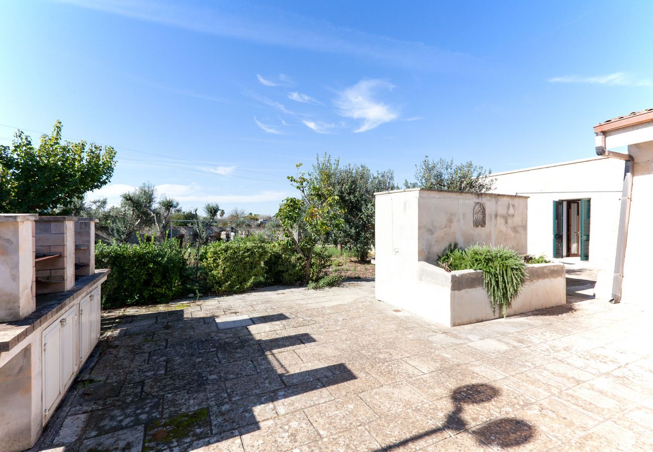 Villa in Corigliano d´Otranto - Historisches Anwesen mit Villa und Nebengebäude, Schwimmbad und Fresken v340