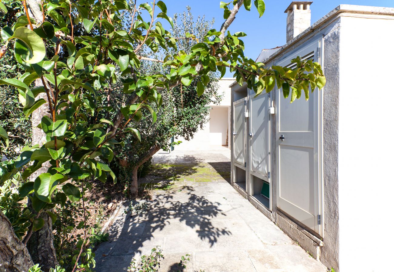 Villa in Corigliano d´Otranto - Historisches Anwesen mit Villa und Nebengebäude, Schwimmbad und Fresken v340