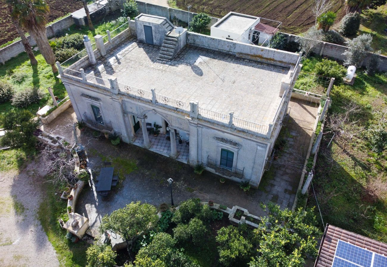 Villa in Corigliano d´Otranto - Historisches Anwesen mit Villa und Nebengebäude, Schwimmbad und Fresken v340