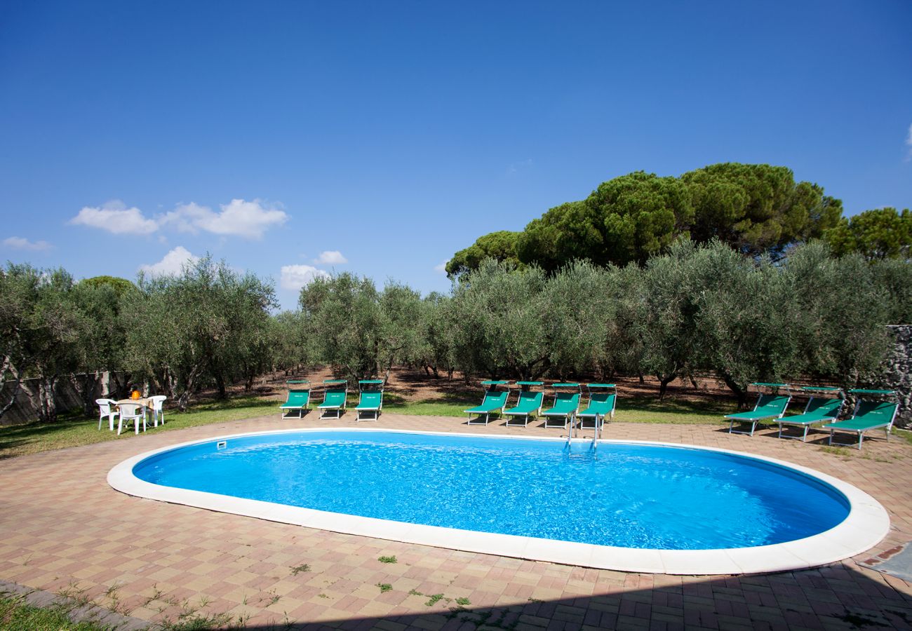 Villa in Corigliano d´Otranto - Historisches Anwesen mit Villa und Nebengebäude, Schwimmbad und Fresken v340