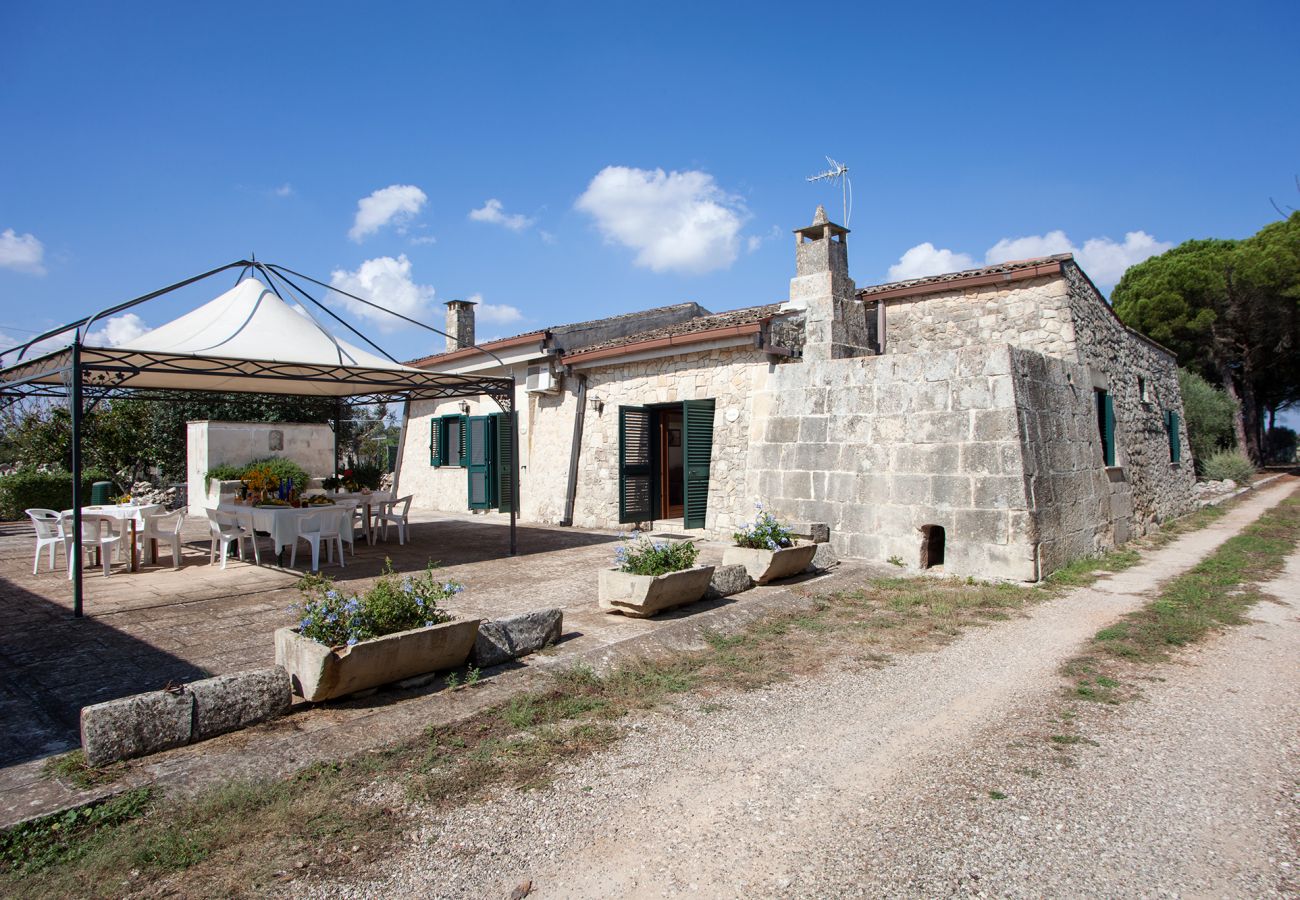 Villa in Corigliano d´Otranto - Historisches Anwesen mit Villa und Nebengebäude, Schwimmbad und Fresken v340