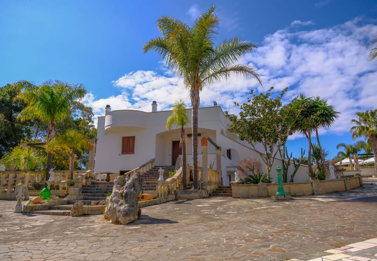 Villa in Carpignano Salentino - Immobilien Schnäppchen: außergewöhnliche Panorama-Villa 6 Schlafzimmer und 4 Bäder, v440
