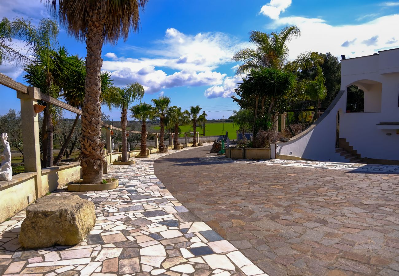 Villa in Carpignano Salentino - Immobilien Schnäppchen: außergewöhnliche Panorama-Villa 6 Schlafzimmer und 4 Bäder, v440