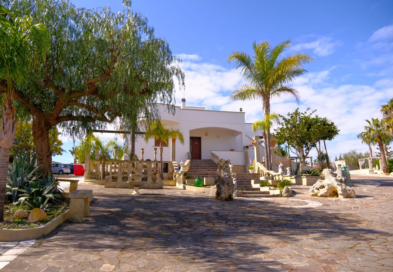 Villa in Carpignano Salentino - Immobilien Schnäppchen: außergewöhnliche Panorama-Villa 6 Schlafzimmer und 4 Bäder, v440