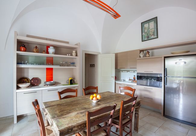 Villa in Galatina - Villa mit Garten, Pool, 6 Schlaf-und Badezimmer v880