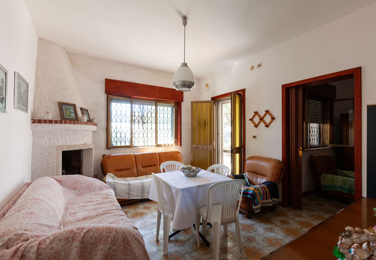 Ferienhaus in Spiaggiabella - Villetta am Strand mit Meer und Seeblick v703