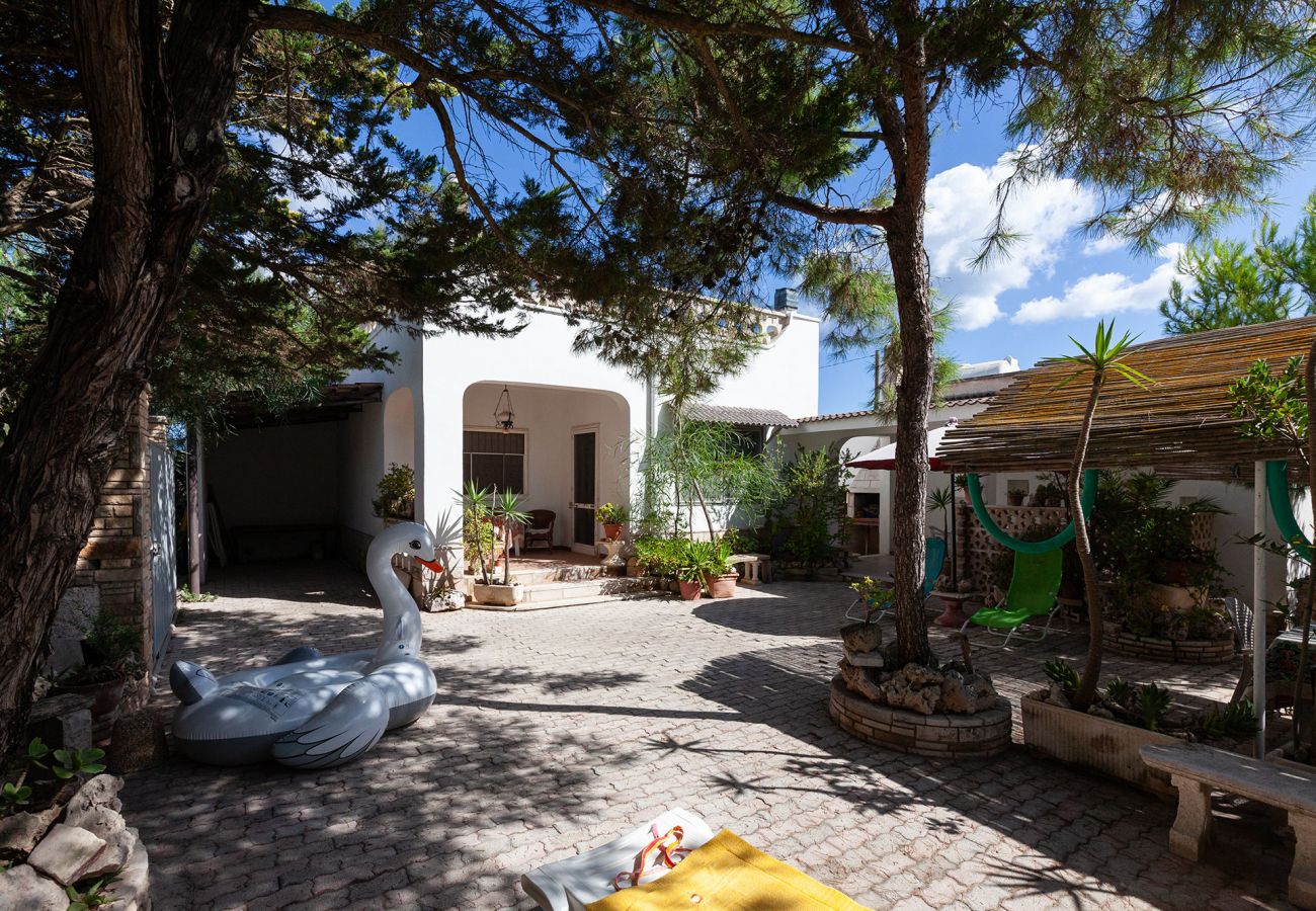 Ferienhaus in Spiaggiabella - Villetta am Strand mit Meer und Seeblick v703