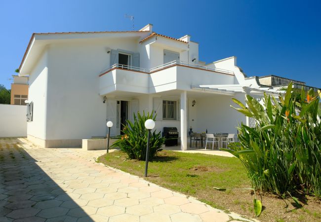 Ferienhaus in Porto Cesareo - Haus mit 2 Bädern in Porto Cesareo, Strandnähe v230