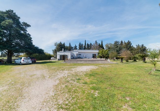 Villa in Martano - Zu verkaufen große Garteninvestitionsvilla V290