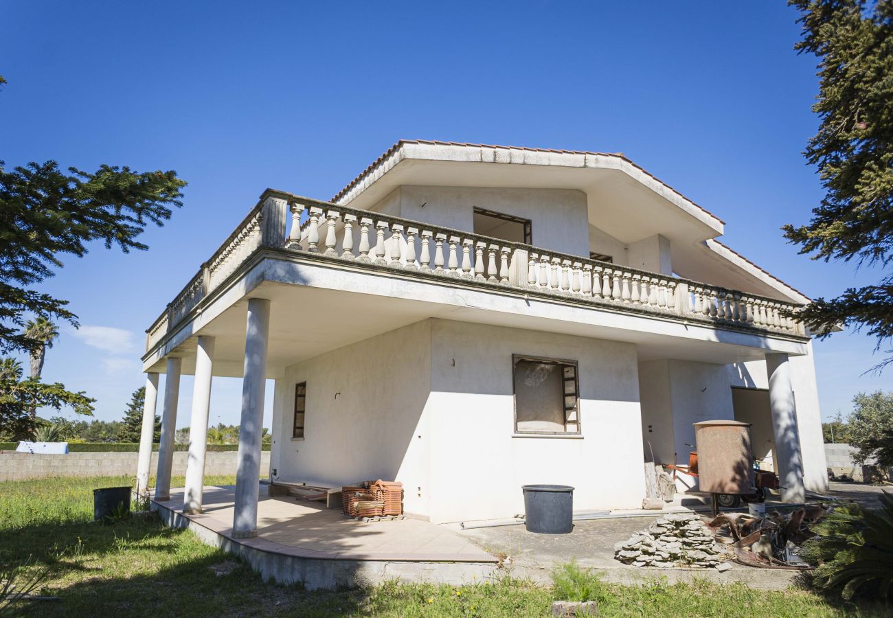 Villa in Bagnolo del Salento - Fast fertiggestellte Villa mit Garten und in der Nähe der Stadt zu verkaufen