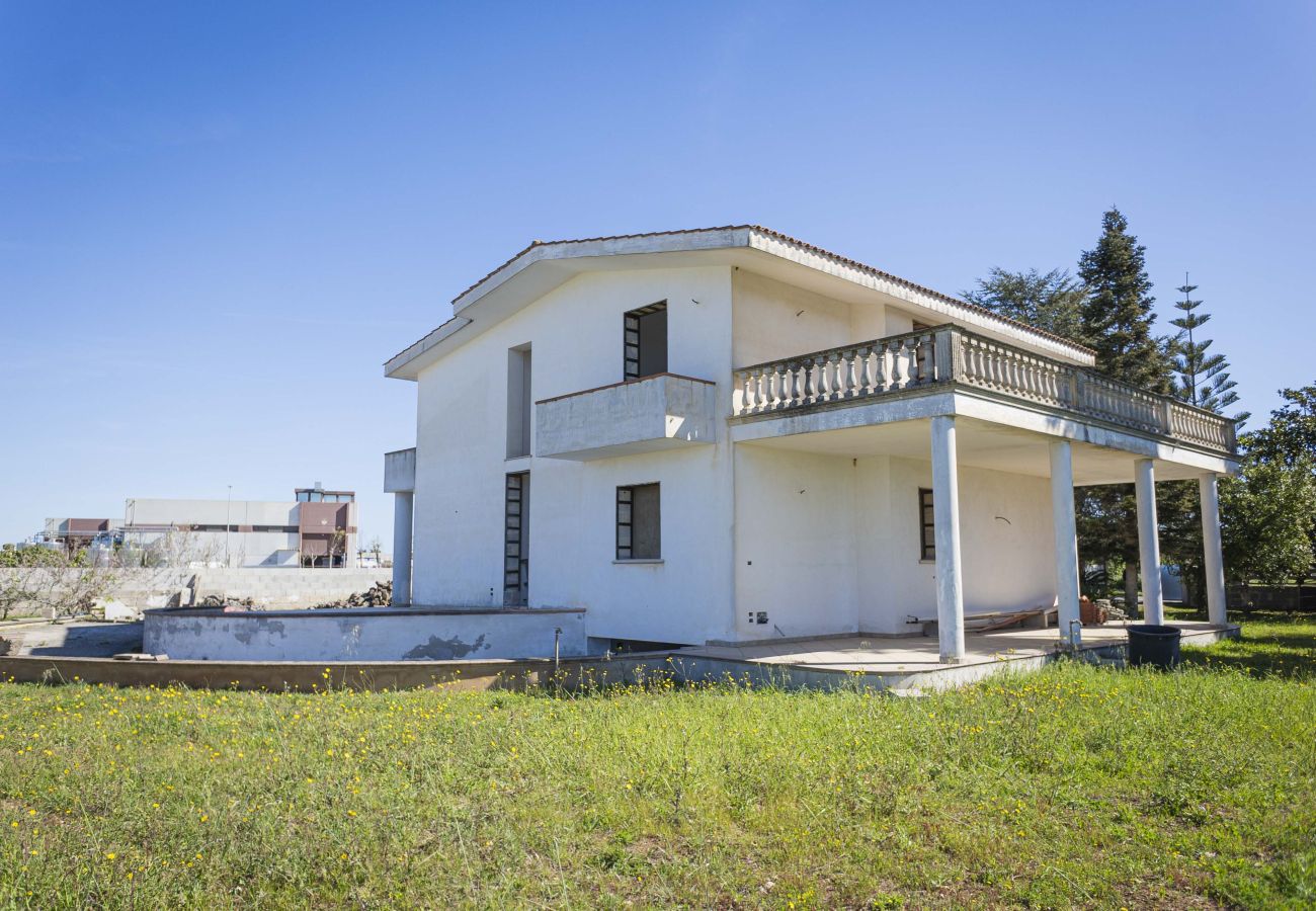 Villa in Bagnolo del Salento - Fast fertiggestellte Villa mit Garten und in der Nähe der Stadt zu verkaufen