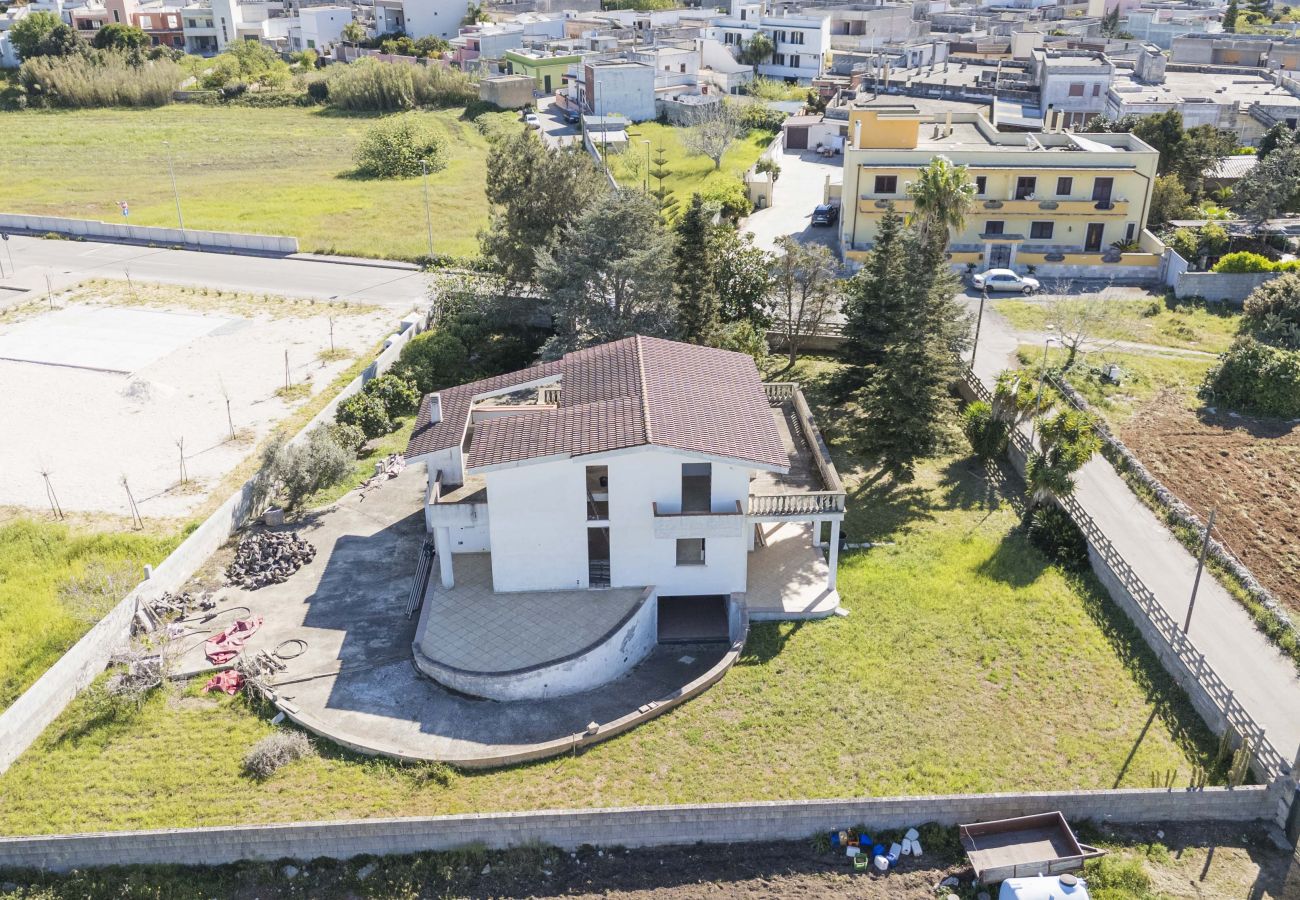 Villa in Bagnolo del Salento - Fast fertiggestellte Villa mit Garten und in der Nähe der Stadt zu verkaufen