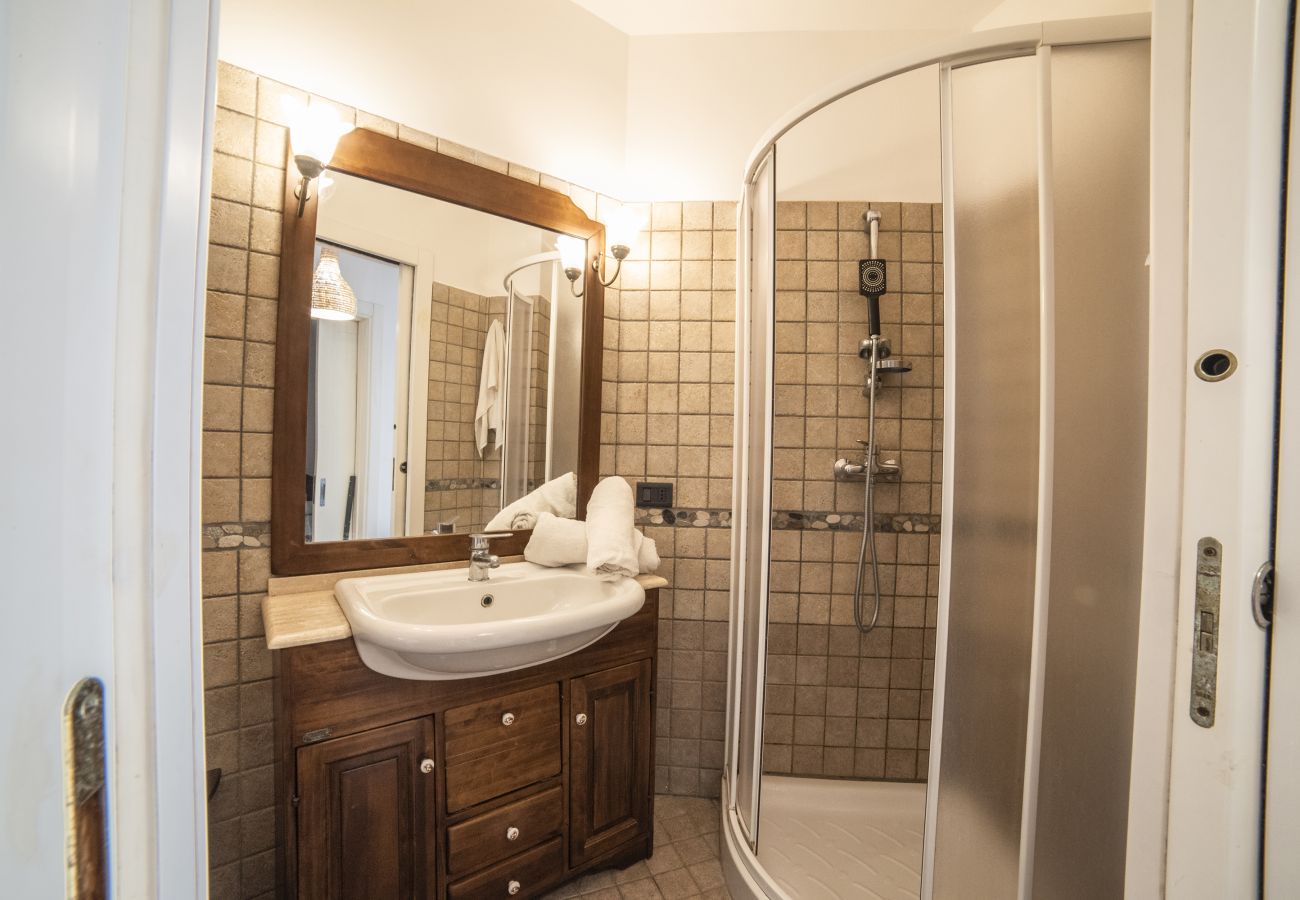 Ferienwohnung in Otranto - Haus zu verkaufen Otranto mit 2 Bädern Garage v342