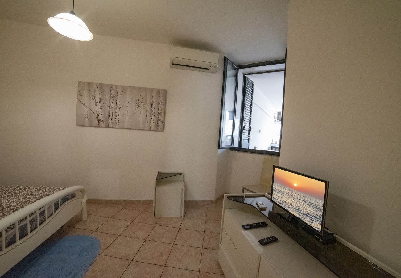 Ferienwohnung in Otranto - Haus zu verkaufen Otranto mit 2 Bädern Garage v342