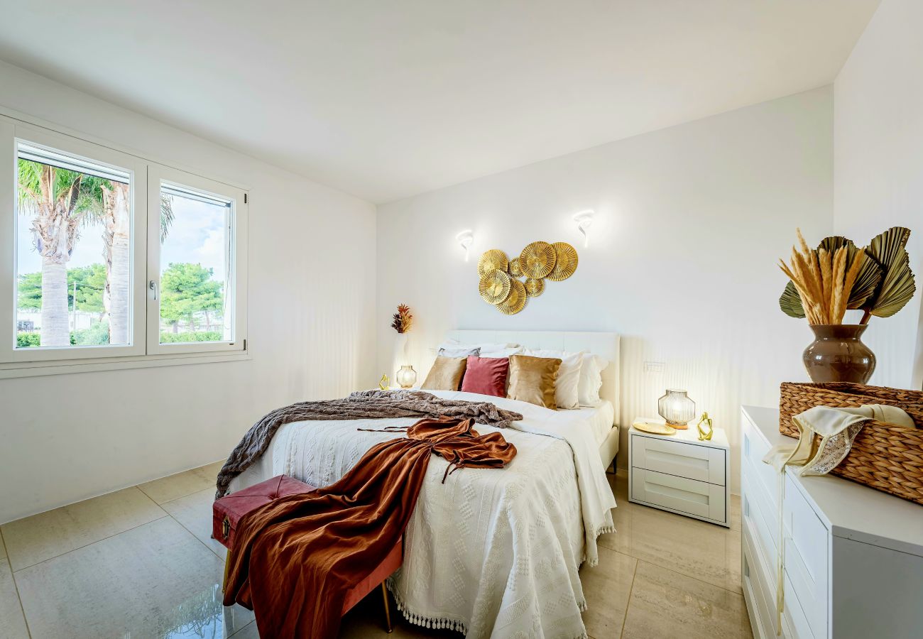 Villa in Ugento - Prestigeträchtige Villa mit Swimmingpool und großem Garten (v750)