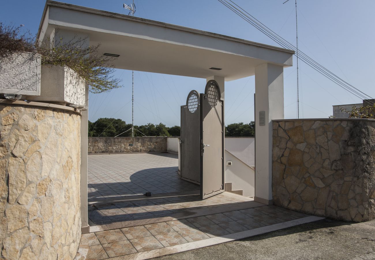 Ferienwohnung in Torre dell´Orso - Haus – Panoramaterrasse und Strandzugang v122