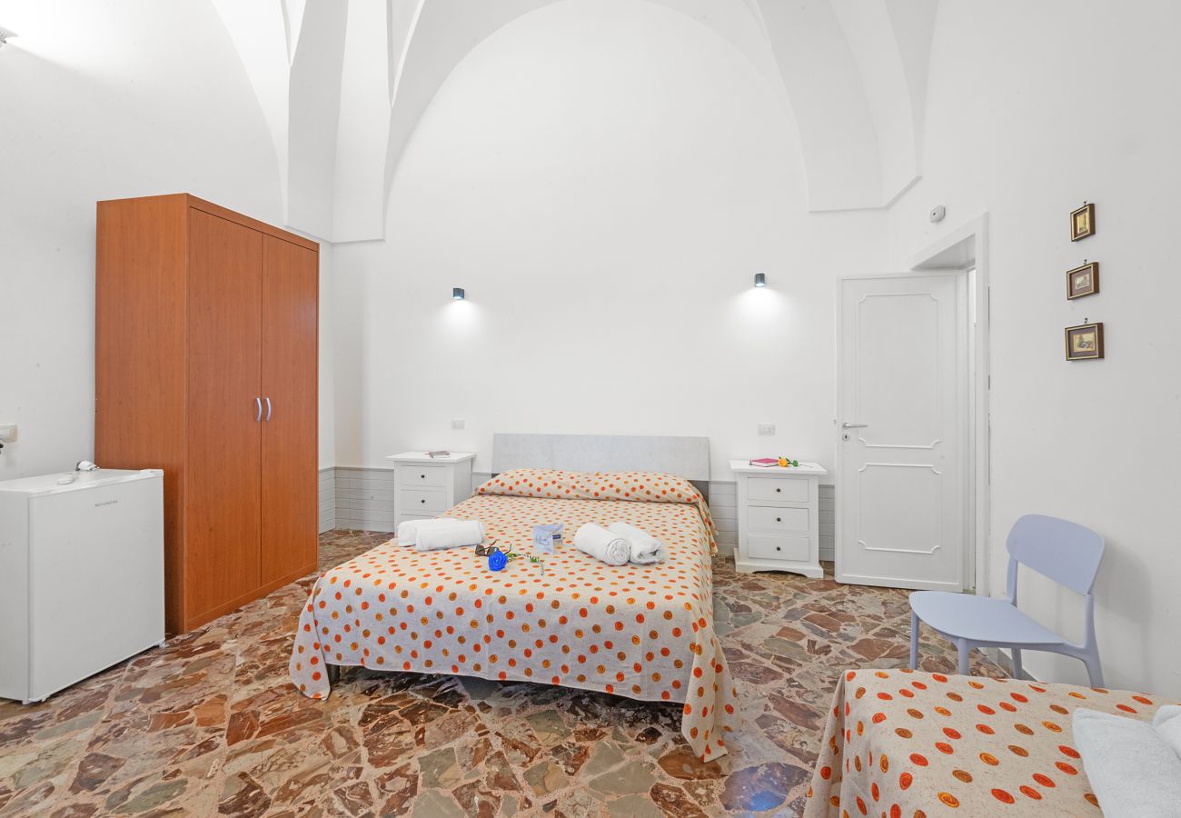 Ferienhaus in Santa Cesarea Terme - V251 unabhängiges Haus mit Garten Cerfignano