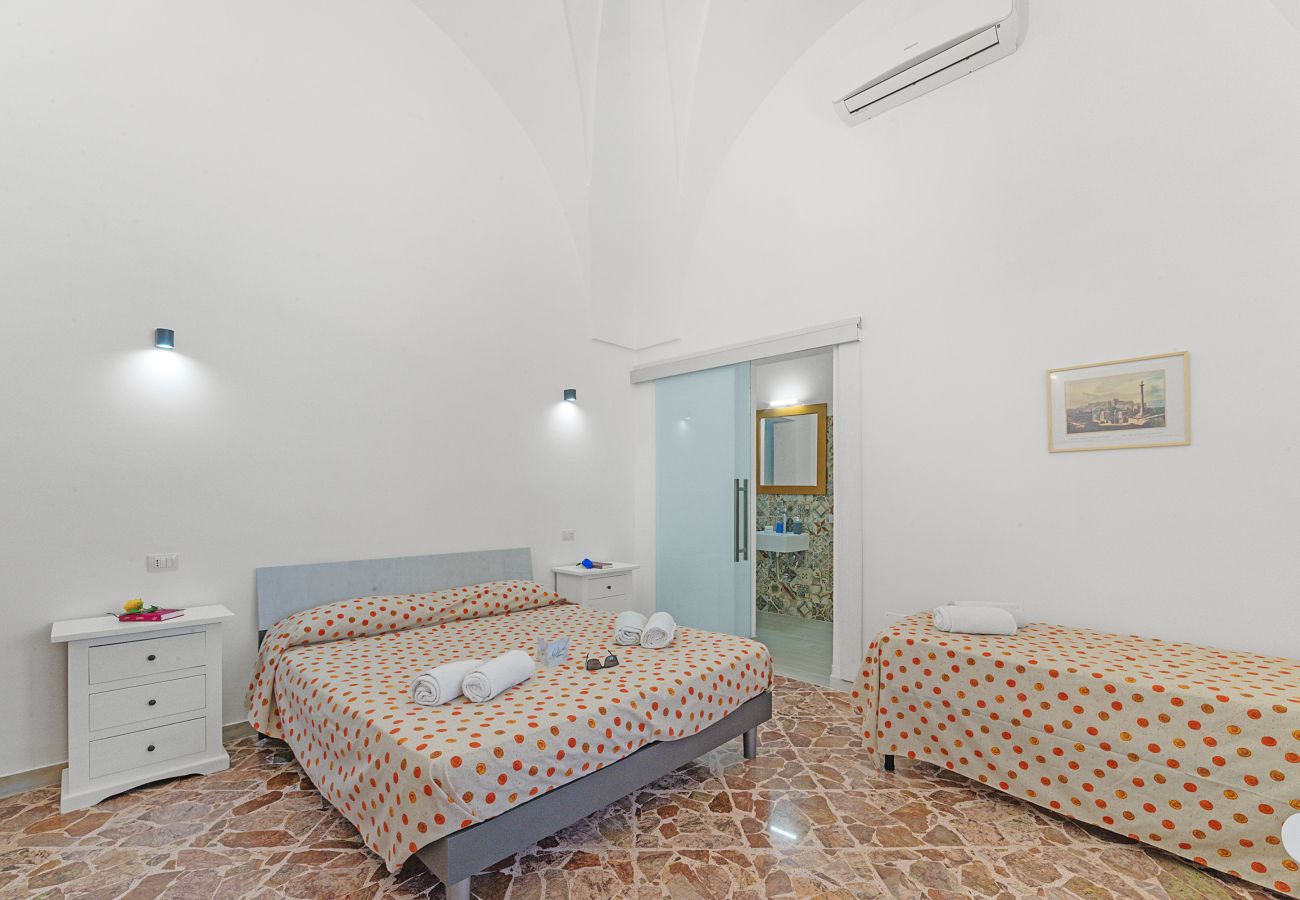 Ferienhaus in Santa Cesarea Terme - V251 unabhängiges Haus mit Garten Cerfignano
