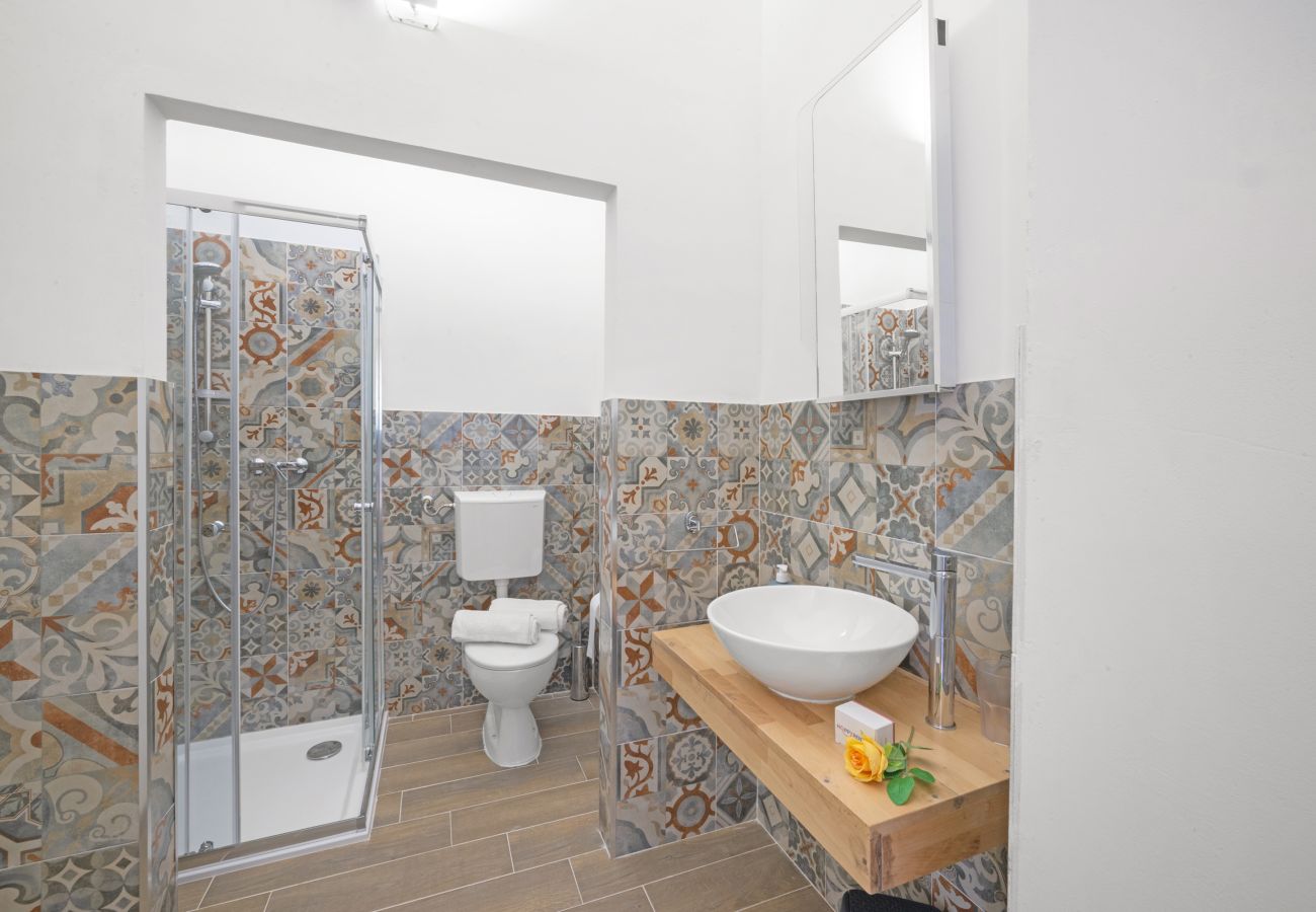 Ferienhaus in Santa Cesarea Terme - V251 unabhängiges Haus mit Garten Cerfignano