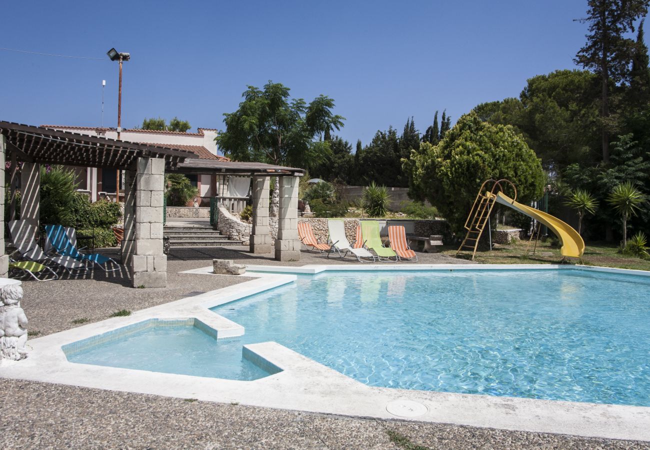 Villa in Specchia - Villa mit großem Pool für große Gruppen m350