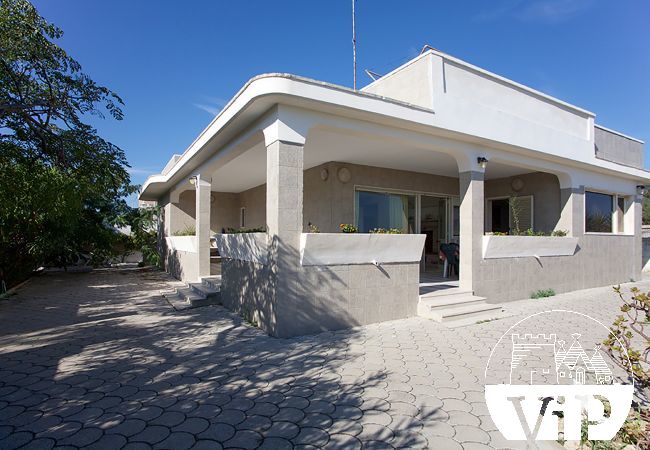 Ferienhaus in Spiaggiabella - Ferienhaus am Strand, Meerblick, 3 Schlafzimmer 2 Bäder m711