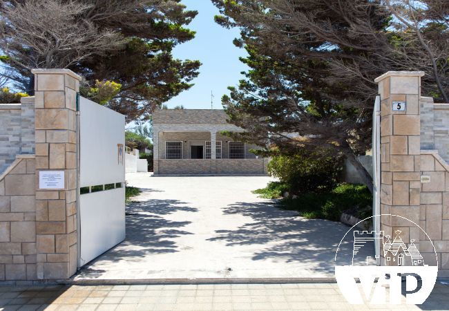 Ferienhaus in Torre Chianca - Ferienhaus mit großem Garten  in Strandnähe 3 Schlafzimmer m730