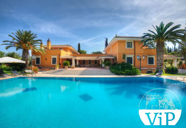 Villa in Lecce - Villa mit Schwimmbad, Fußball- und Tennisplatz, Beachvolleyball, m990