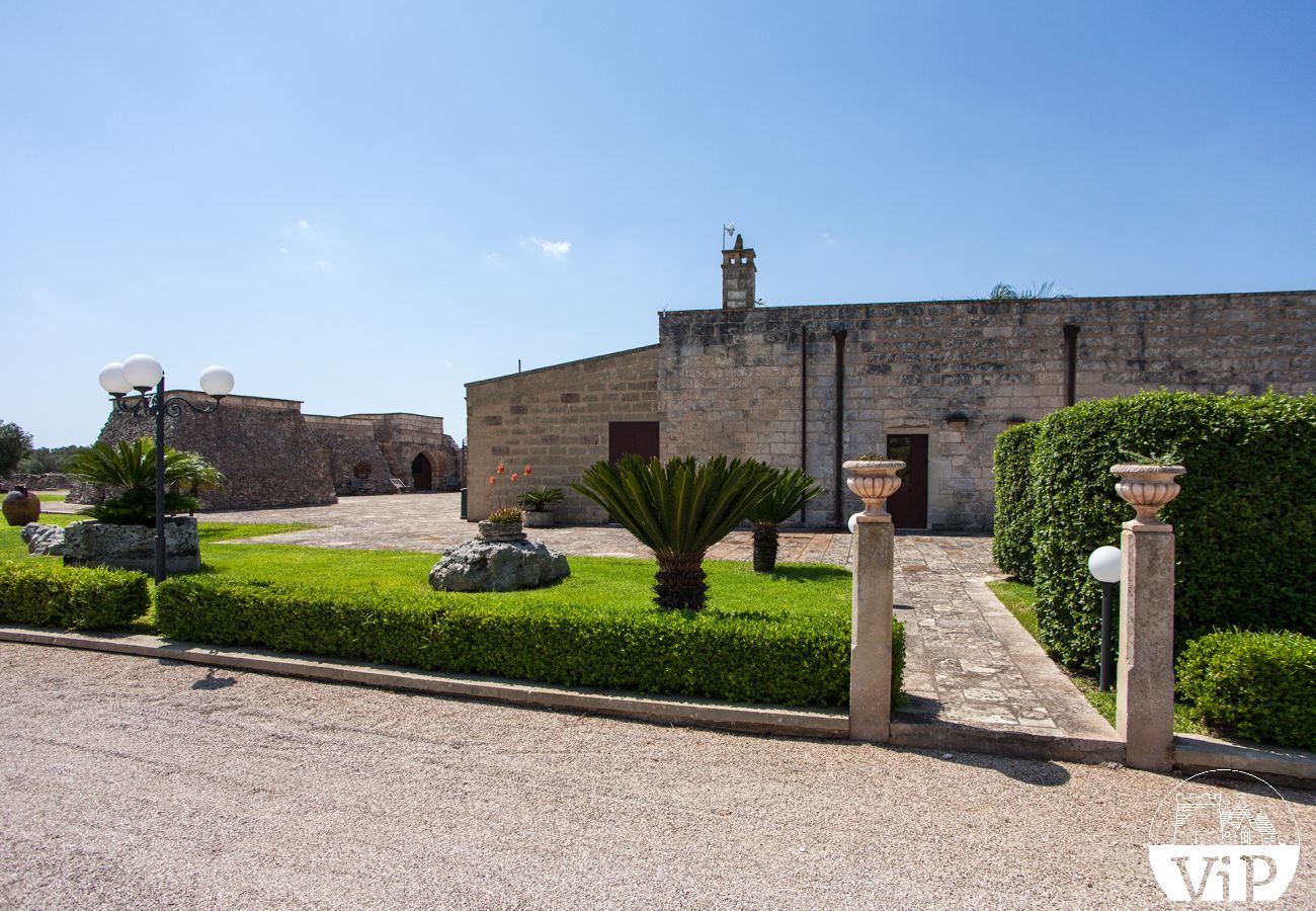 Villa in Melendugno - Masseria mit privatem Pool und Trulli m590