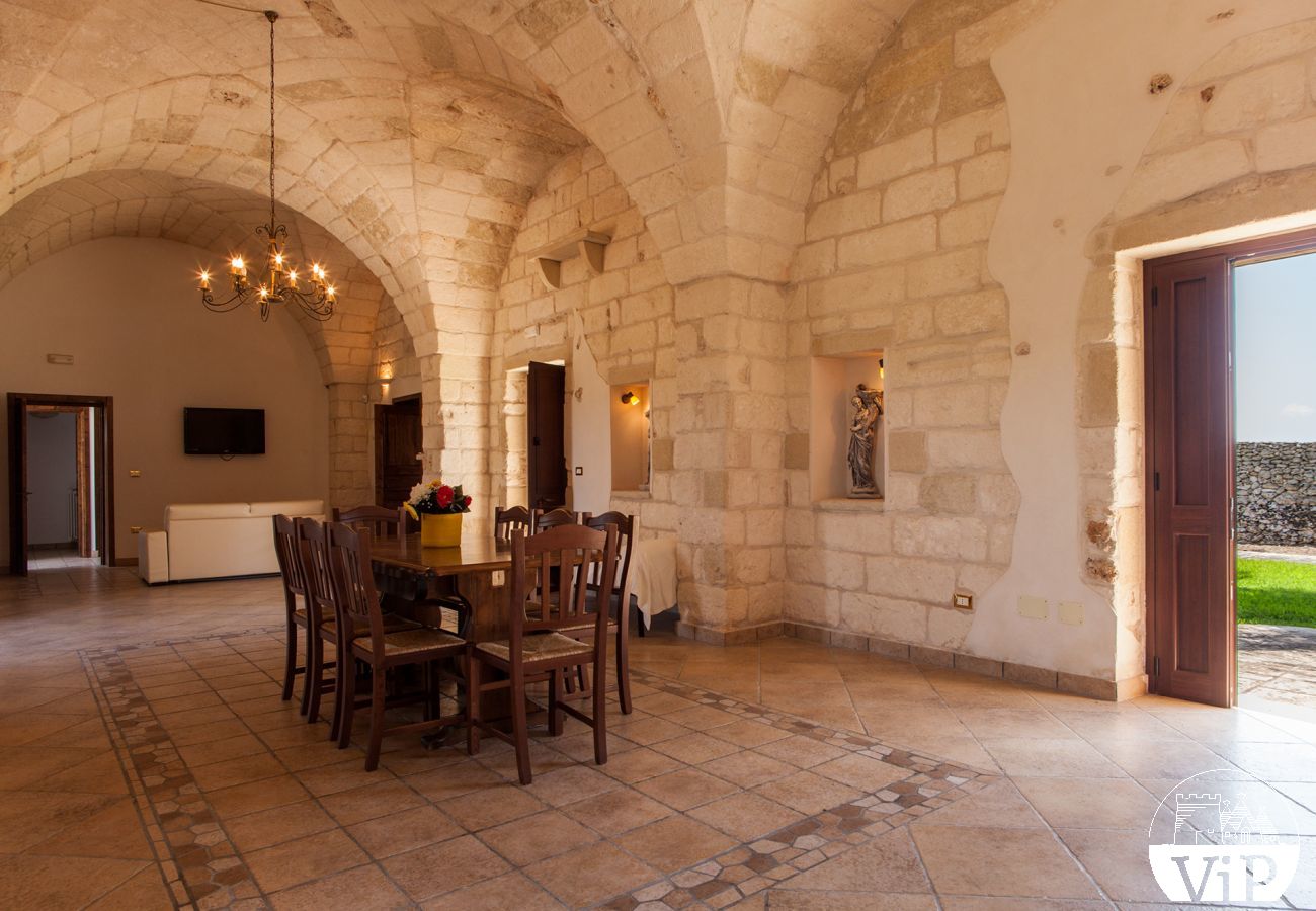 Villa in Melendugno - Masseria mit privatem Pool und Trulli m590