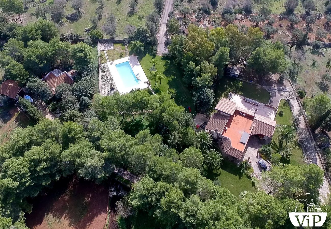 Villa in Tuglie - Villa mit Pool und Pferdestall in der Nähe von Gallipoli m140